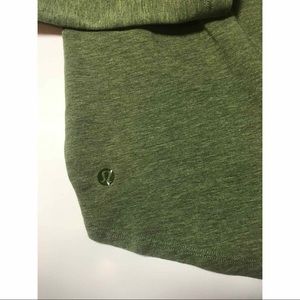 Lululemon long sleeve crew neck shirt. Size 6